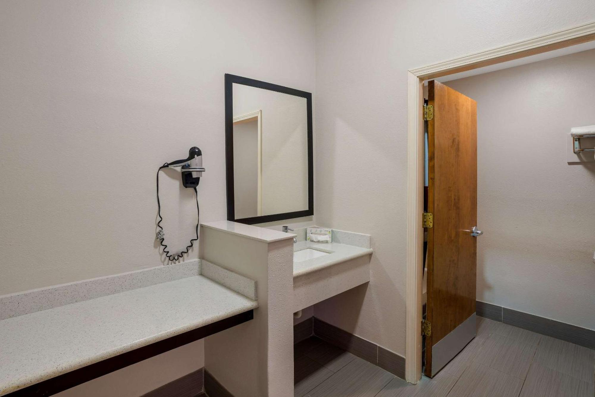 Rodeway Inn Brandon Luaran gambar